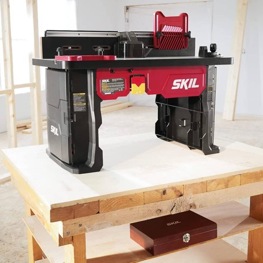 SKIL SRT1039 Benchtop Portable Router Table with Dual Sided Integrated Bit Storage
